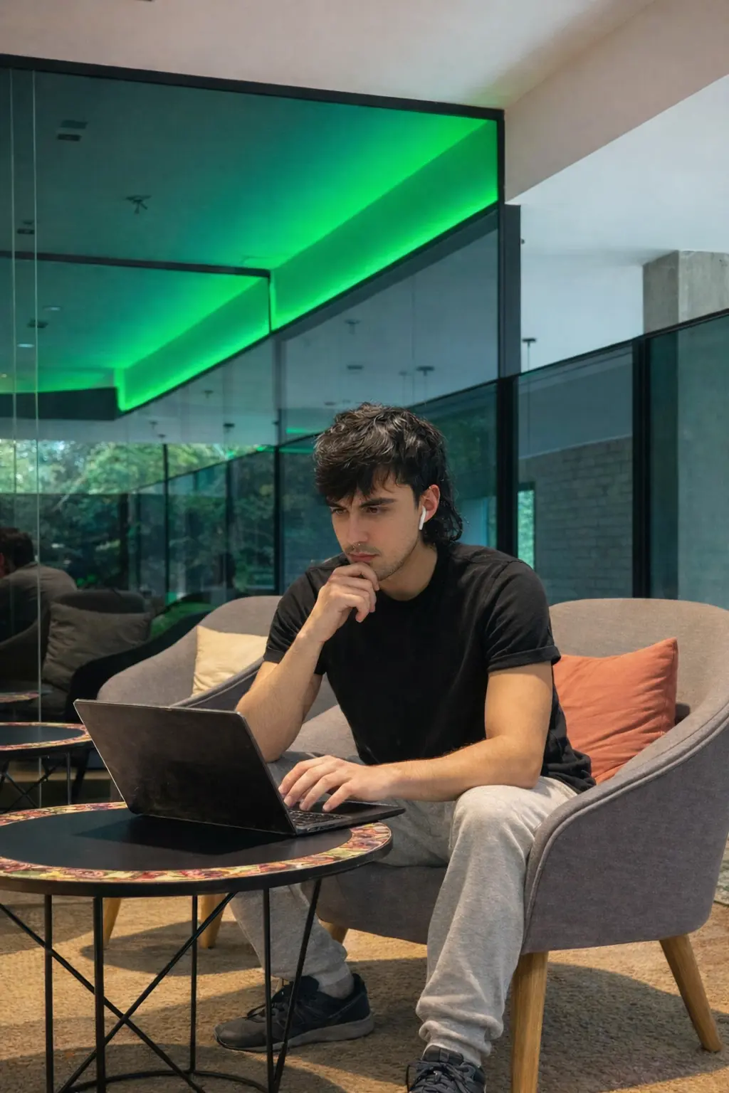 Miguelo DEV programando